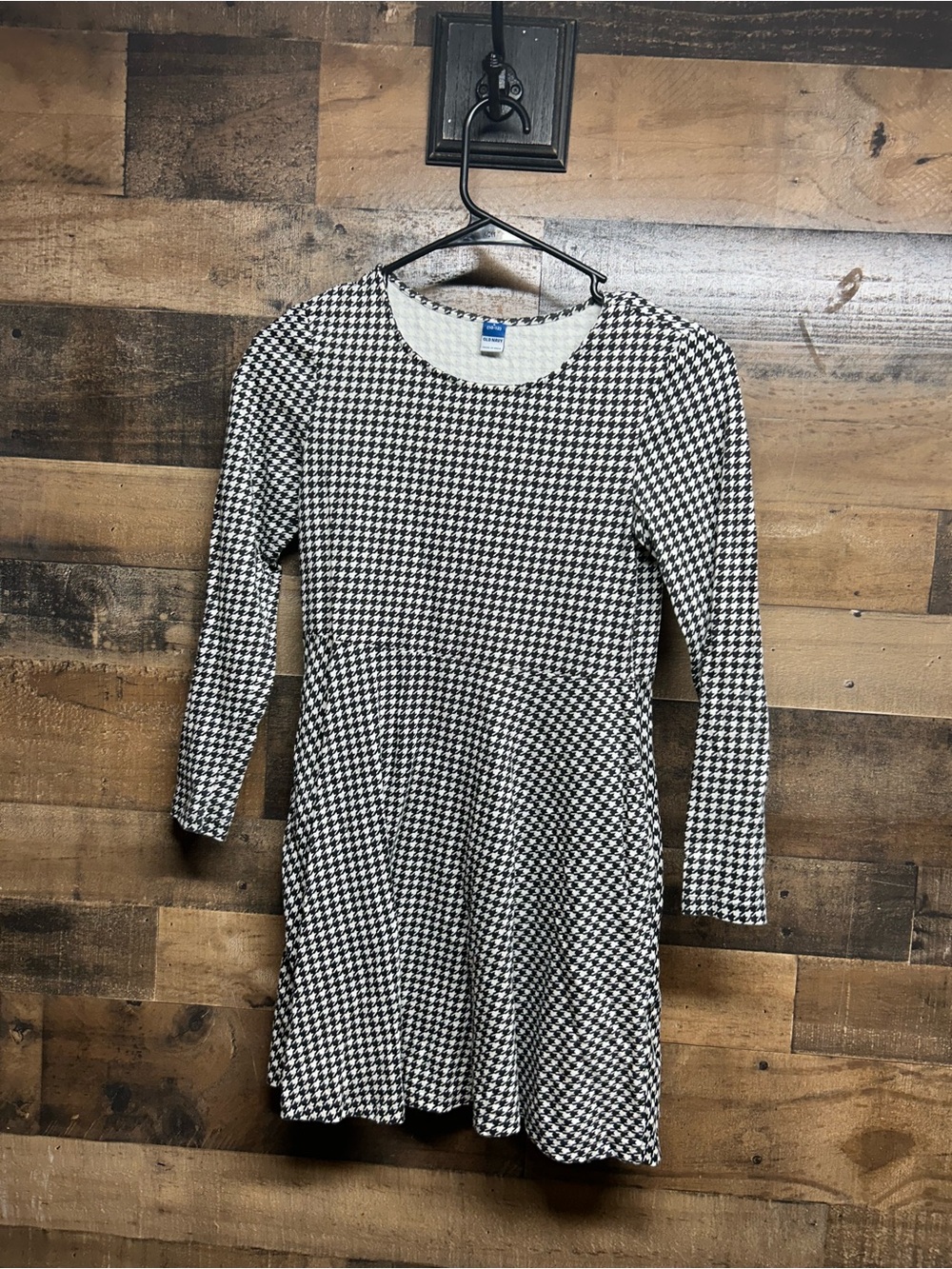 Old Navy Black & White Houndstooth Long Sleeve Fit-and-Flare Dress